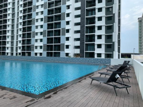 Desaru Utama Apartment with Swimming Pool view near to Carpark